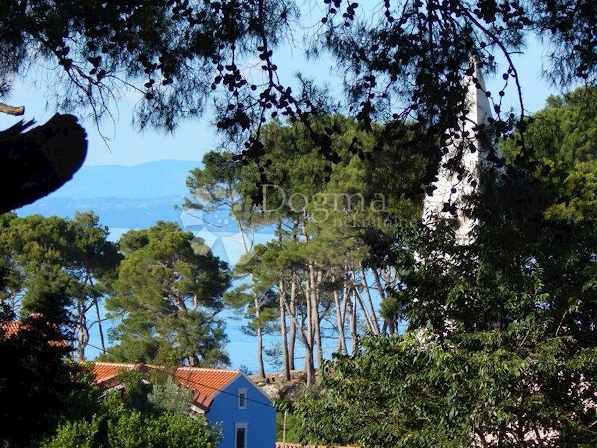 Zemljišče Veli Lošinj, Mali Lošinj, 1.995m2