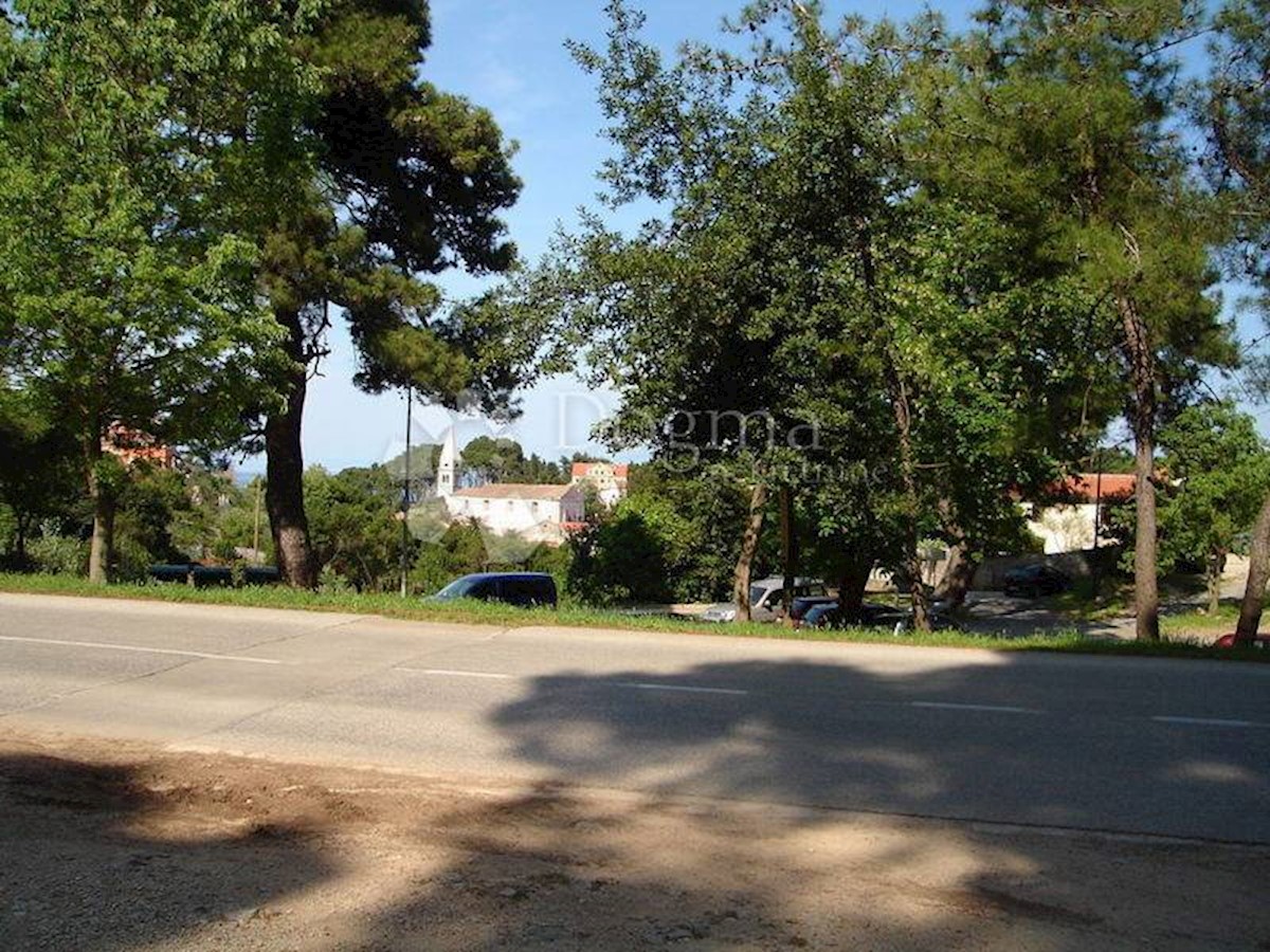 Zemljišče Veli Lošinj, Mali Lošinj, 1.995m2