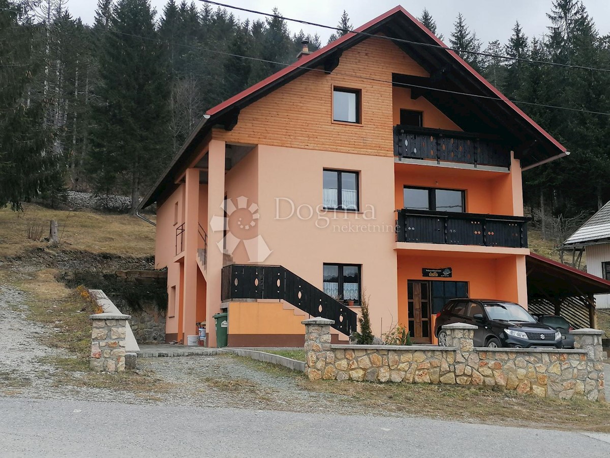 Hiša Ravna Gora, 320m2