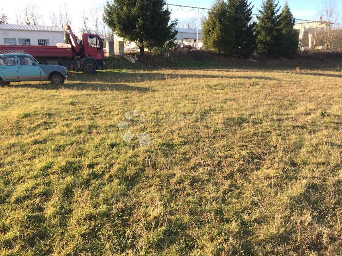Zemljišče Orič, Pićan, 1.650m2