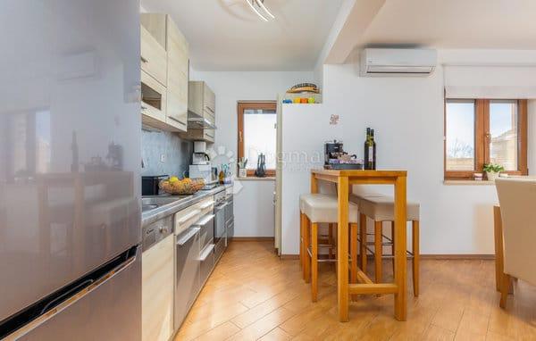 Hiša Šarići, Marčana, Krvavići 39, 160m2