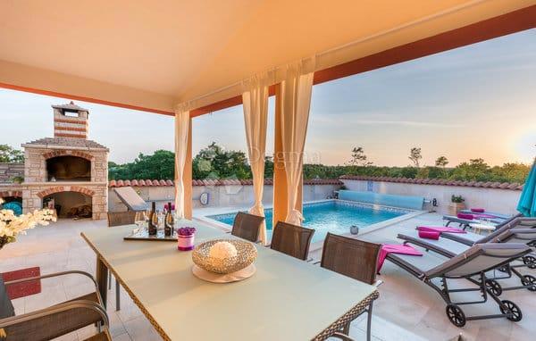 Hiša Šarići, Marčana, Krvavići 39, 160m2