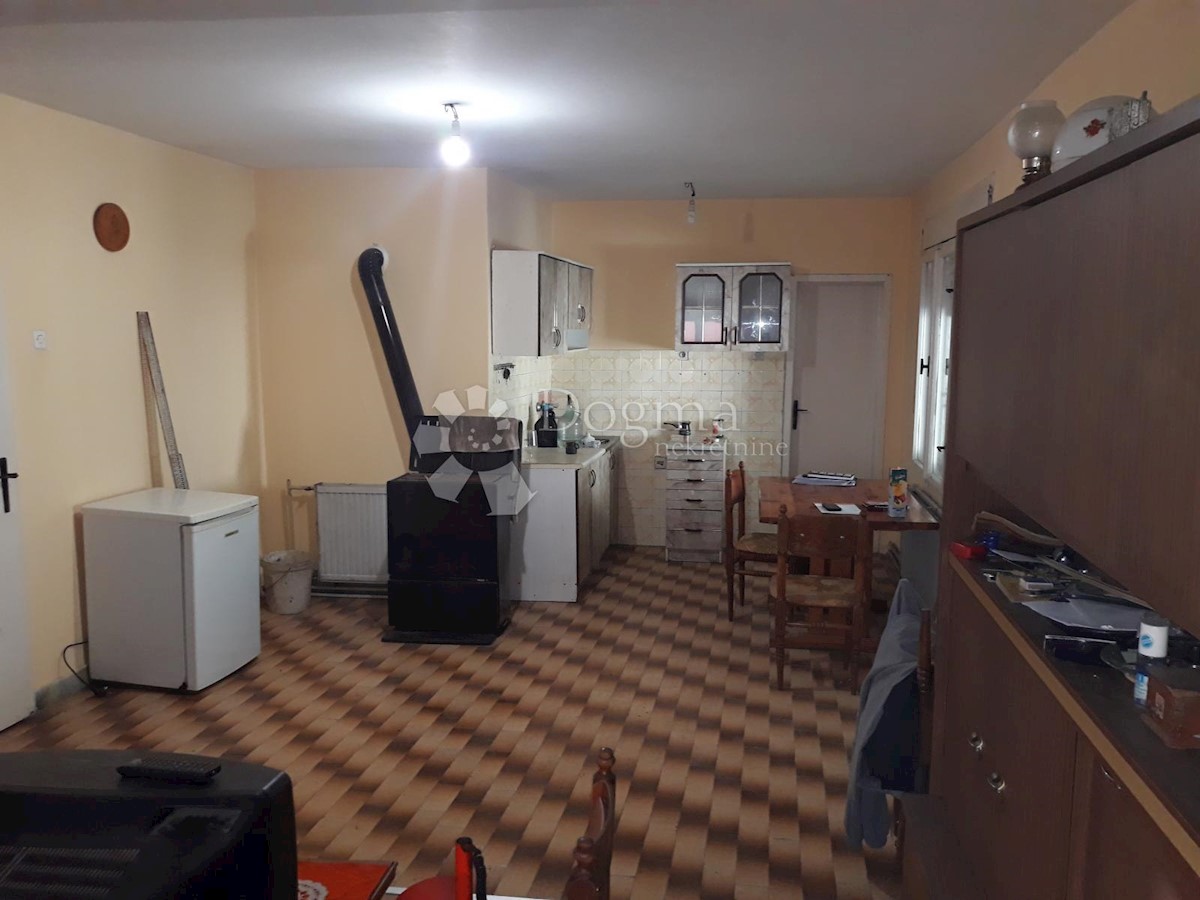 Hiša Baranjsko Petrovo Selo, Petlovac, 100m2