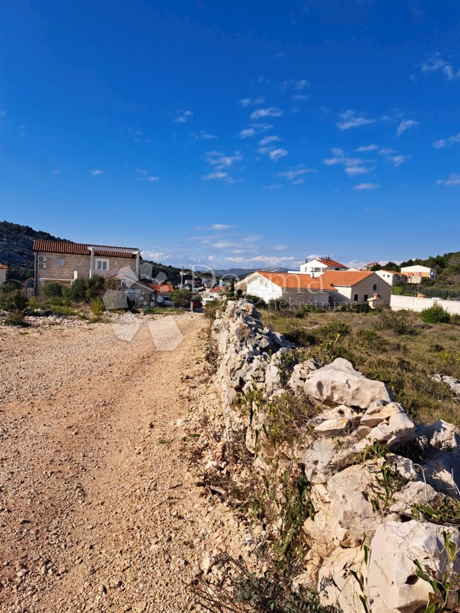 Zemljišče Ražanj, Rogoznica, 1.261m2