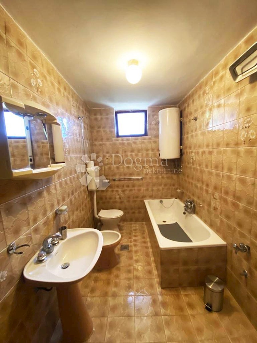 Hiša Buje, 120m2