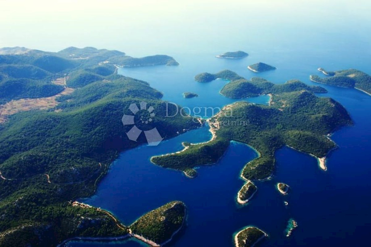 Zemljišče Skrivena Luka, Lastovo, 1.200m2