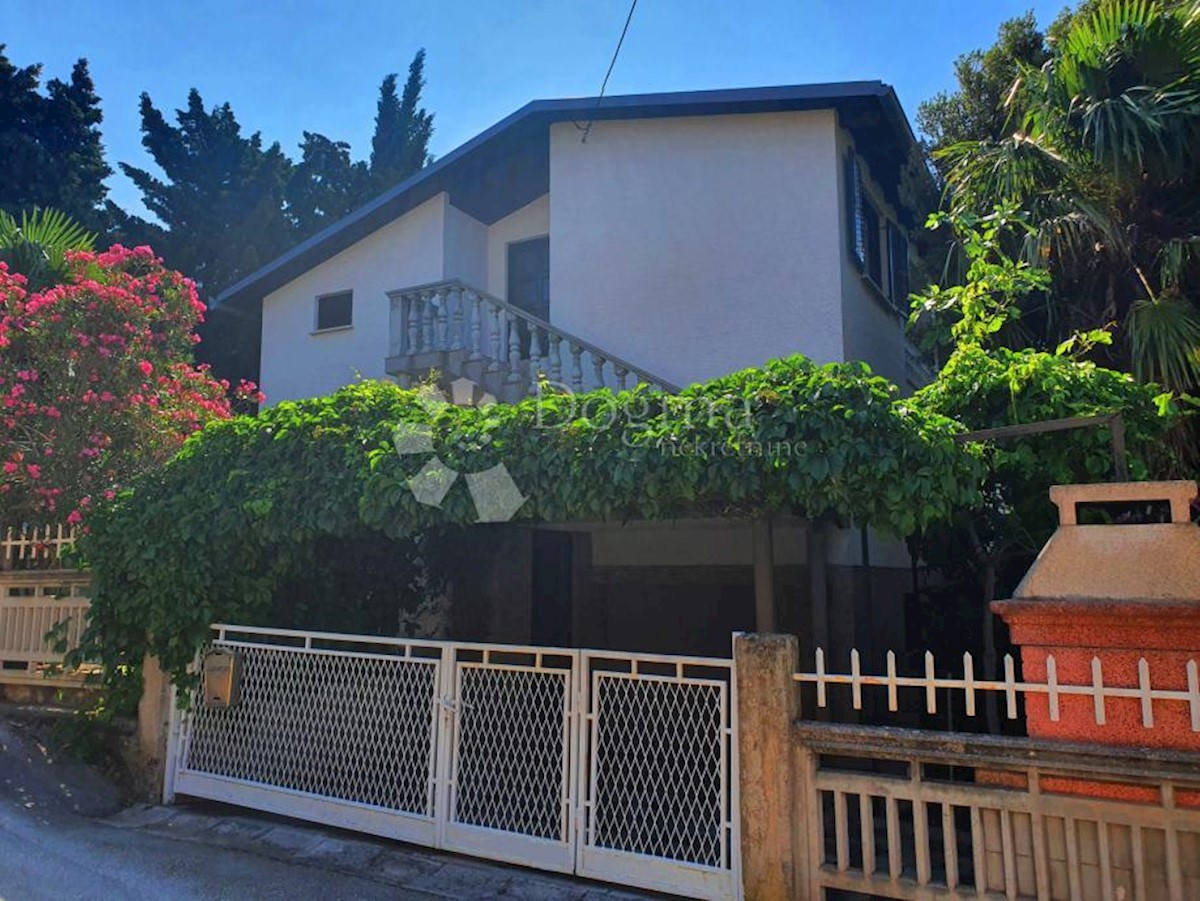 Hiša Kruševo, Obrovac, 300m2