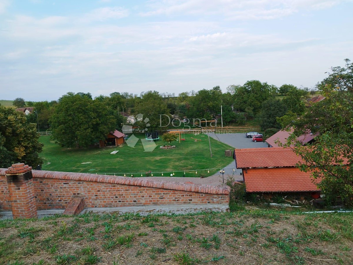 Poslovni prostor Karanac, Kneževi Vinogradi, 500m2