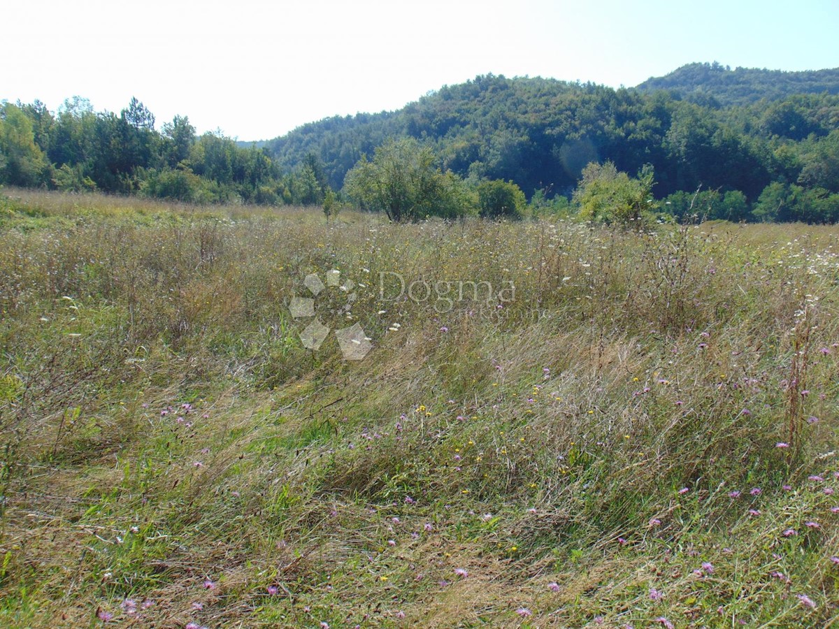 Zemljišče Mrgani, Kanfanar, 890m2