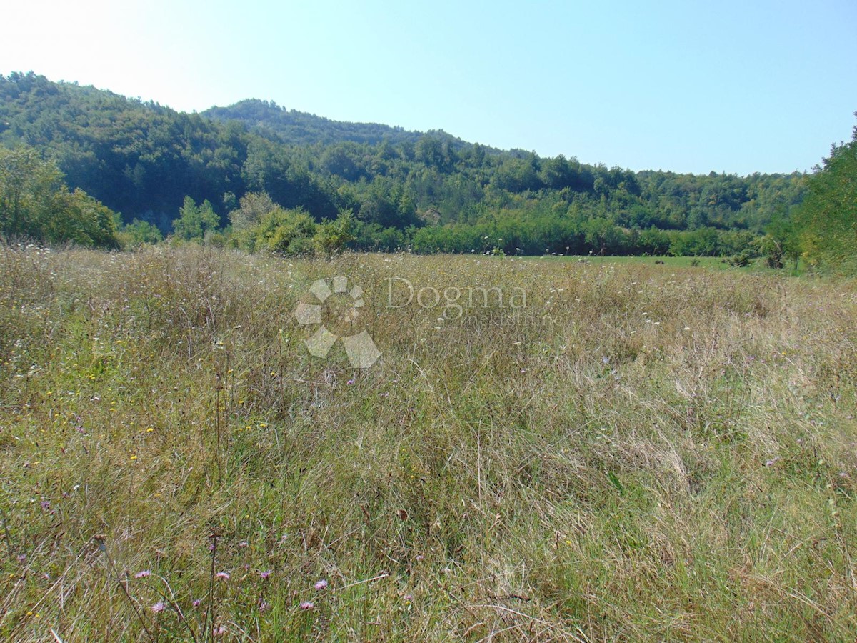 Zemljišče Mrgani, Kanfanar, 890m2