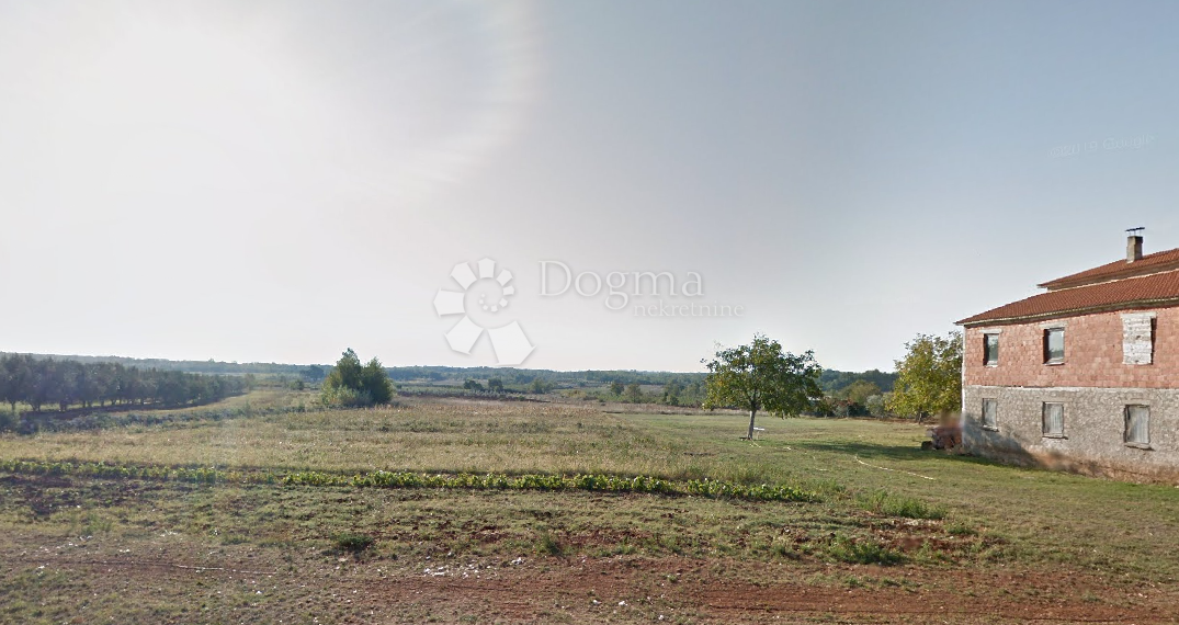 Zemljišče Višnjan, 8.900m2