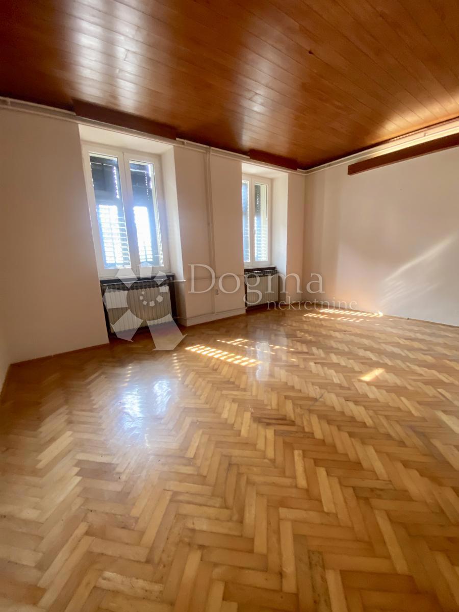 Hiša Kozala, Rijeka, 252m2