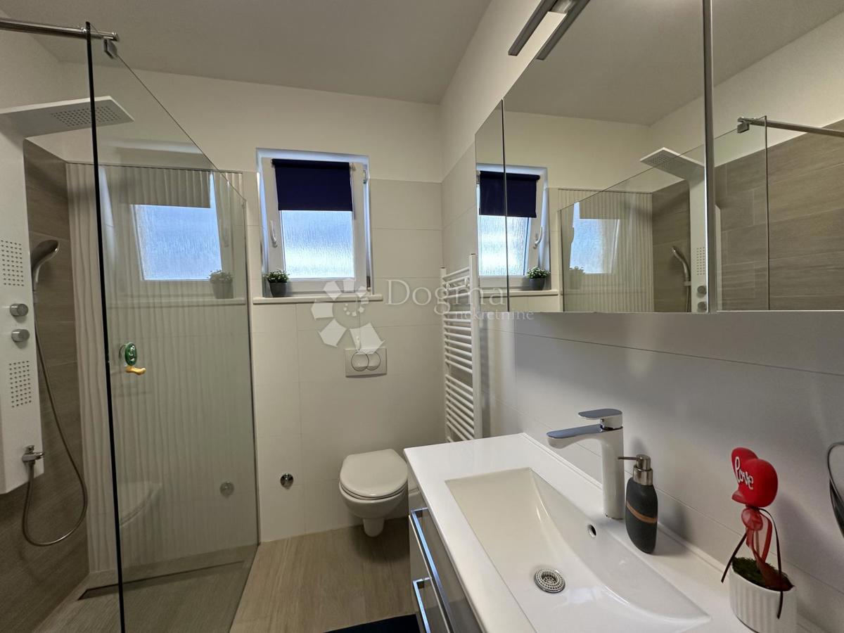 Stanovanje Pobri, Opatija - Okolica, 84m2