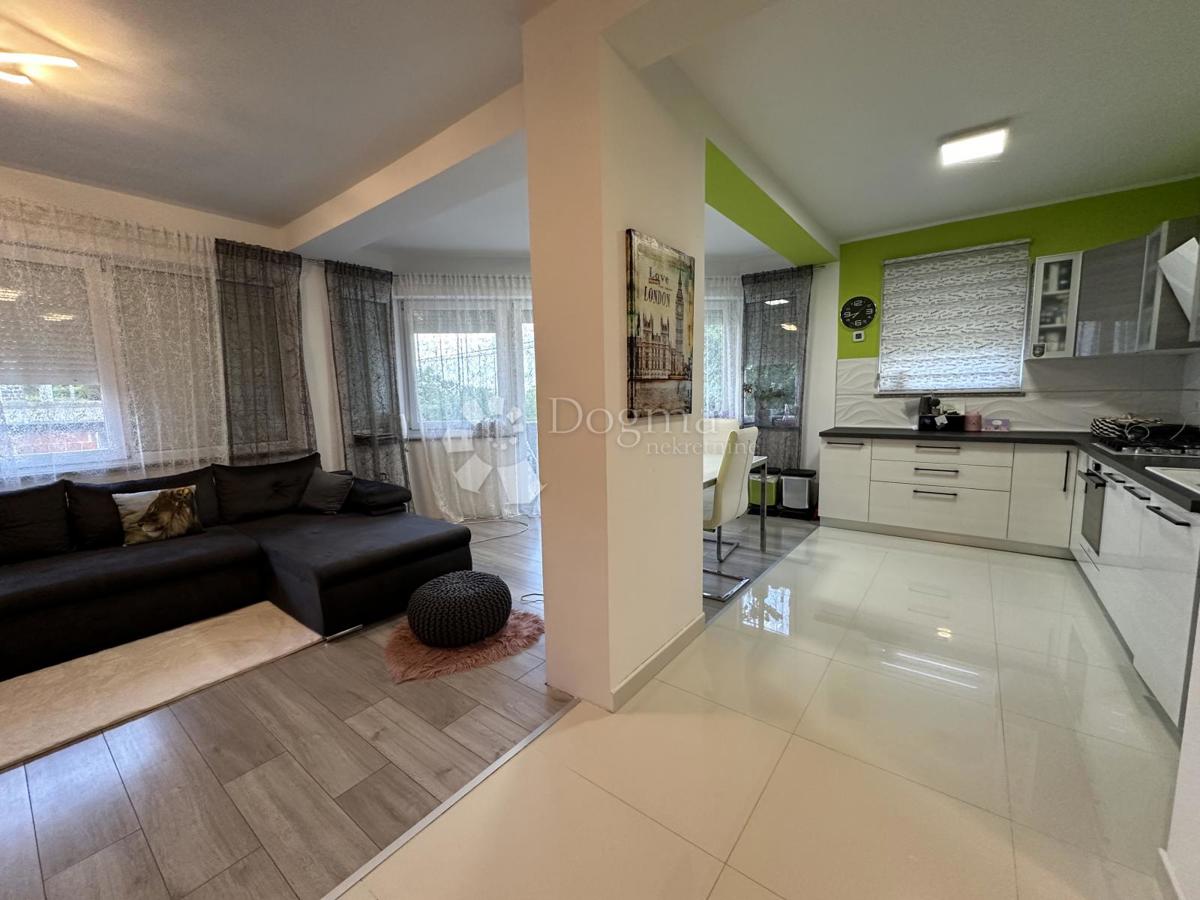 Stanovanje Pobri, Opatija - Okolica, 84m2