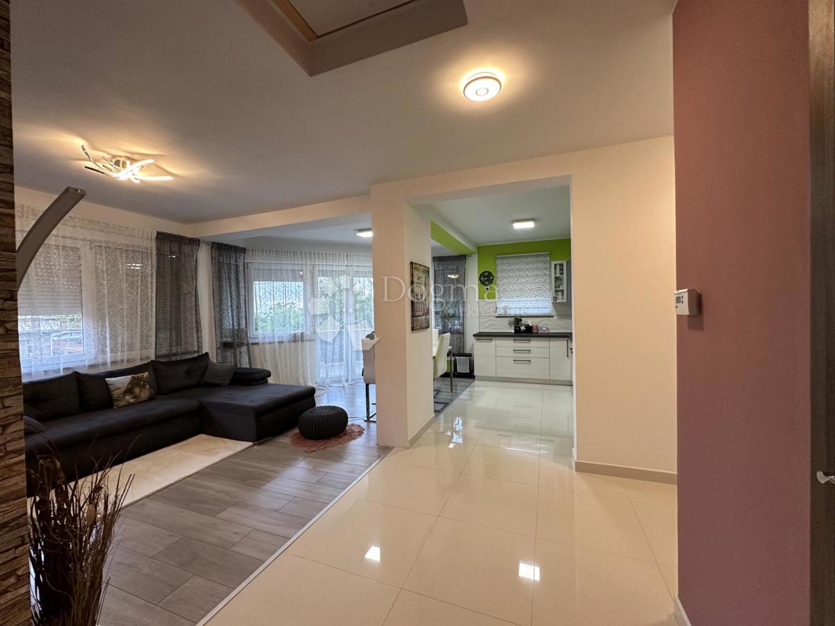 Stanovanje Pobri, Opatija - Okolica, 84m2