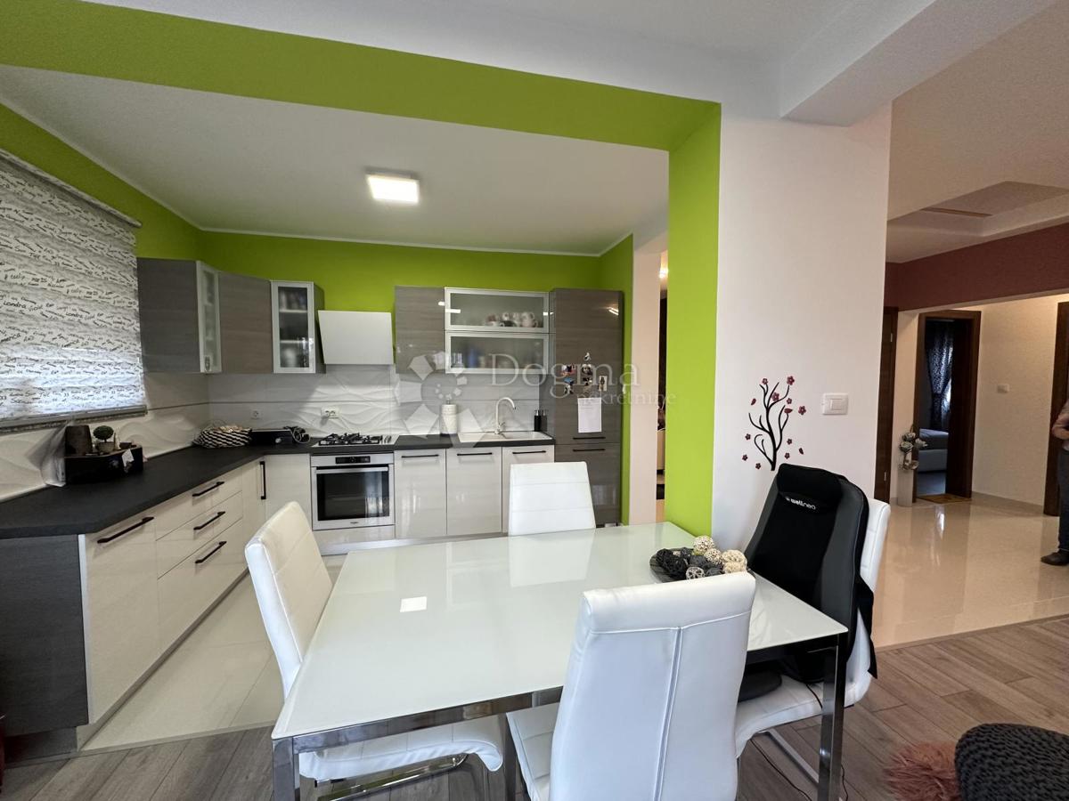 Stanovanje Pobri, Opatija - Okolica, 84m2