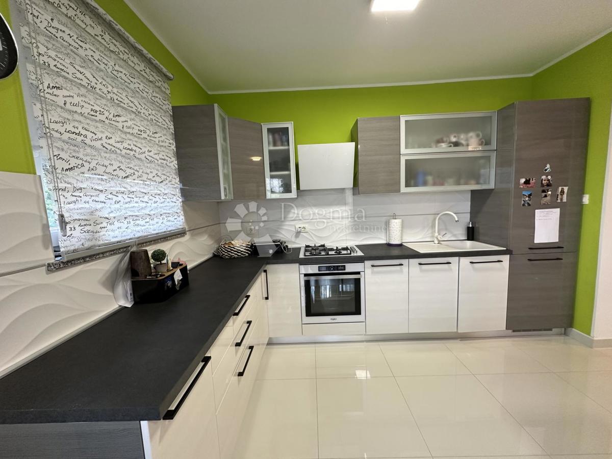 Stanovanje Pobri, Opatija - Okolica, 84m2
