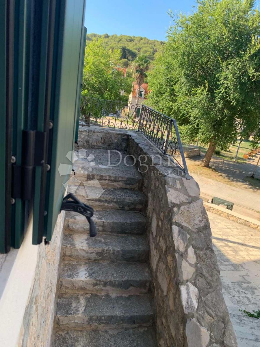 Hiša Zlarin, Šibenik - Okolica, 180m2