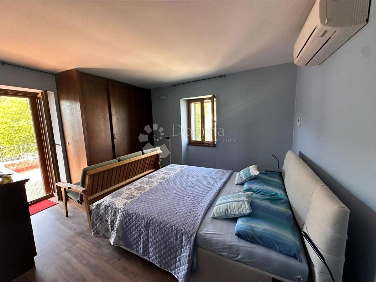 Hiša Zlarin, Šibenik - Okolica, 180m2