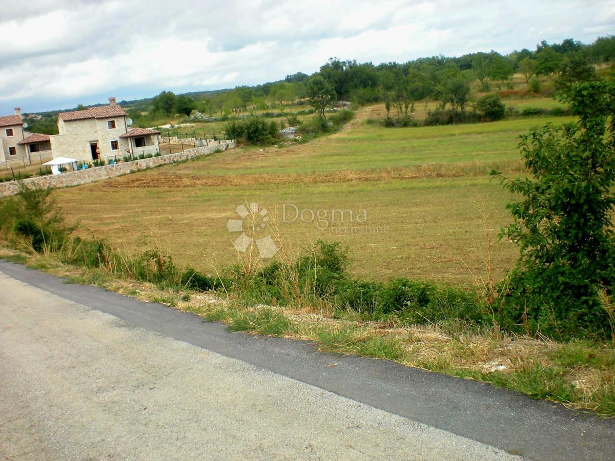 Zemljišče Kanfanar, 1.991m2