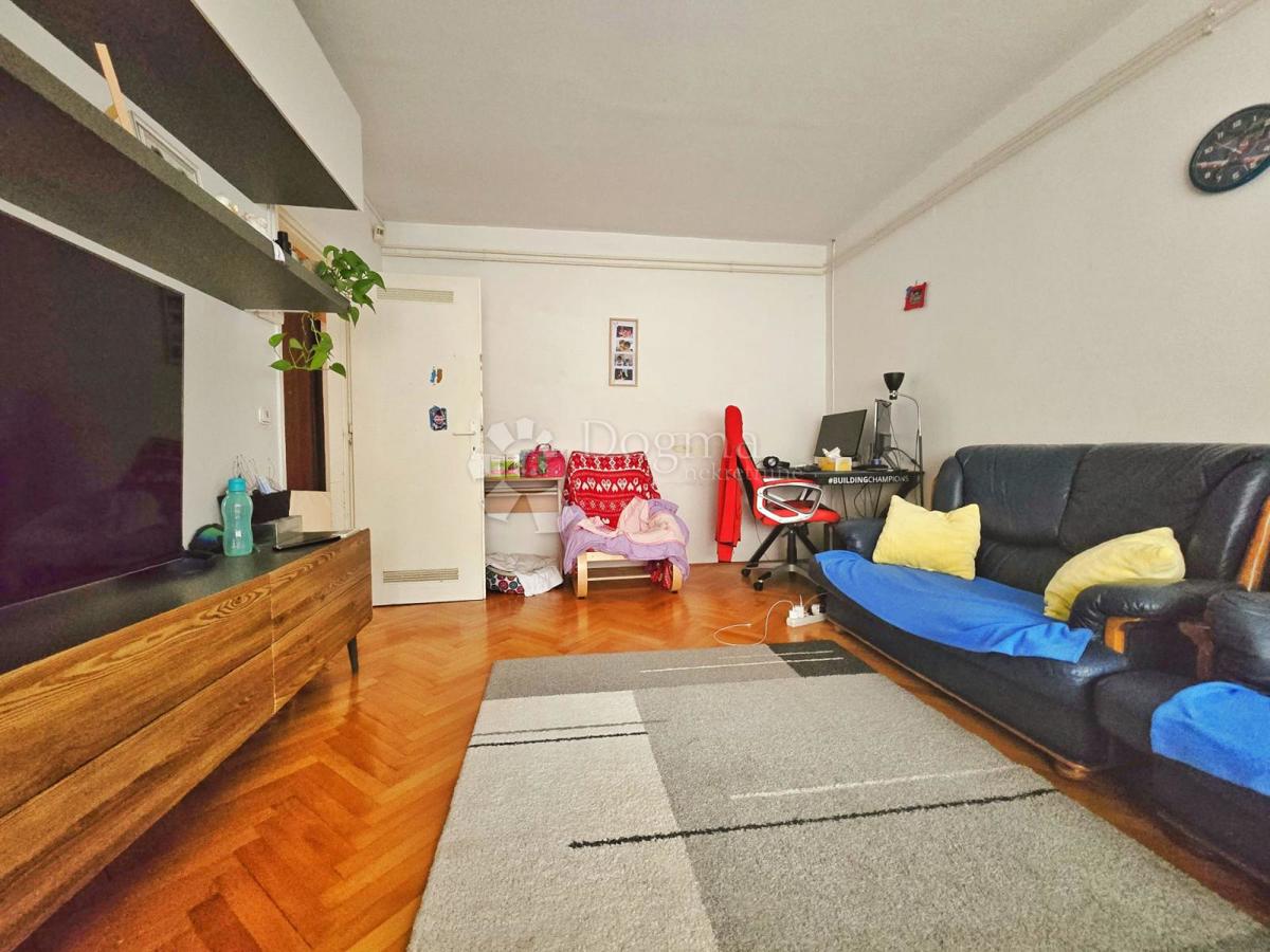Stanovanje Centar, Pula, 81,85m2