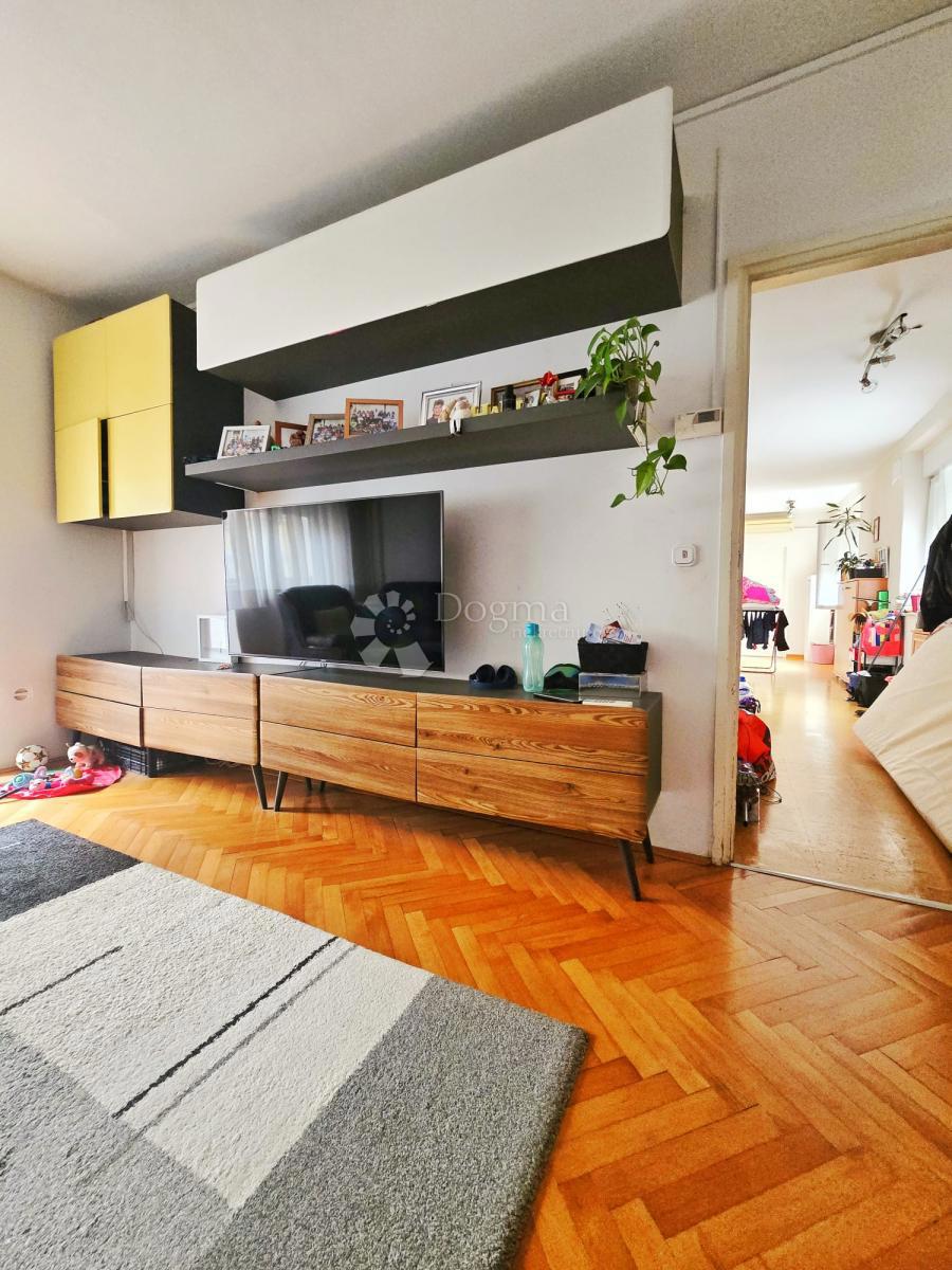 Stanovanje Centar, Pula, 81,85m2