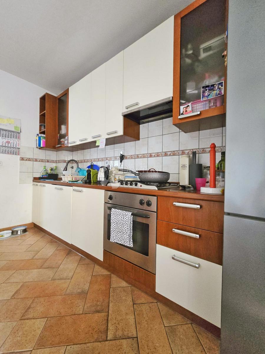 Stanovanje Centar, Pula, 81,85m2