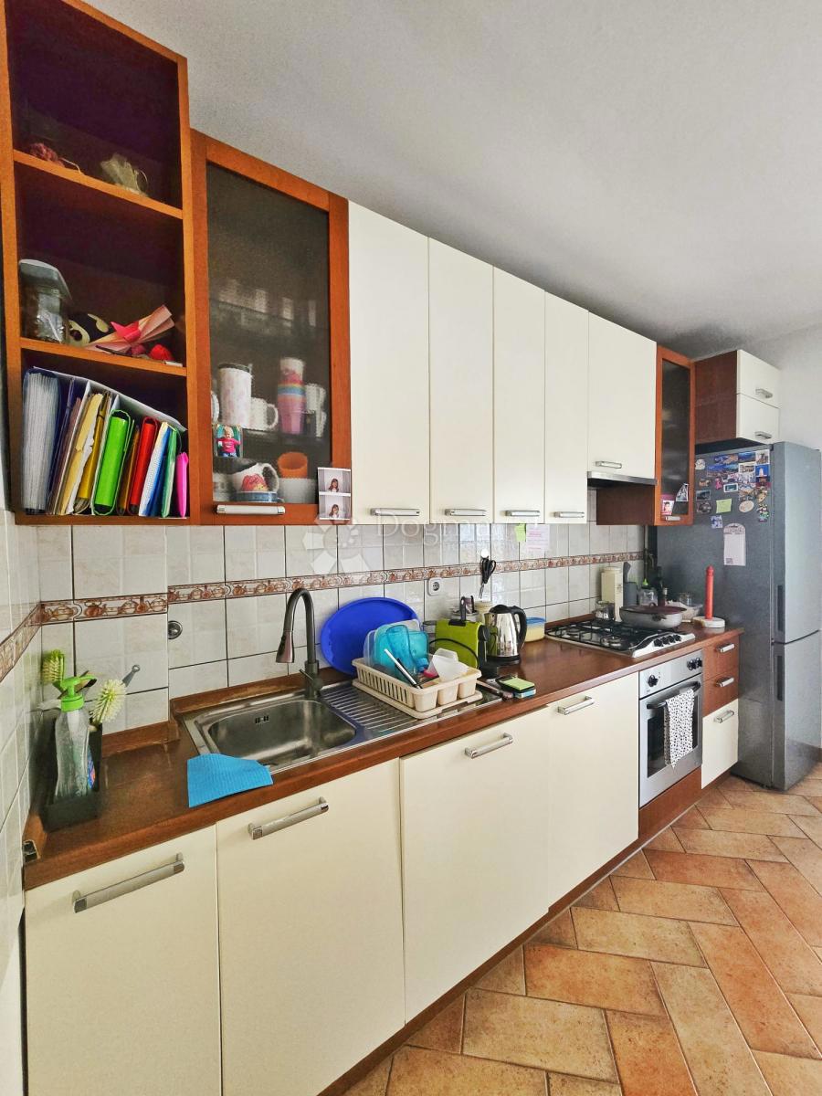 Stanovanje Centar, Pula, 81,85m2