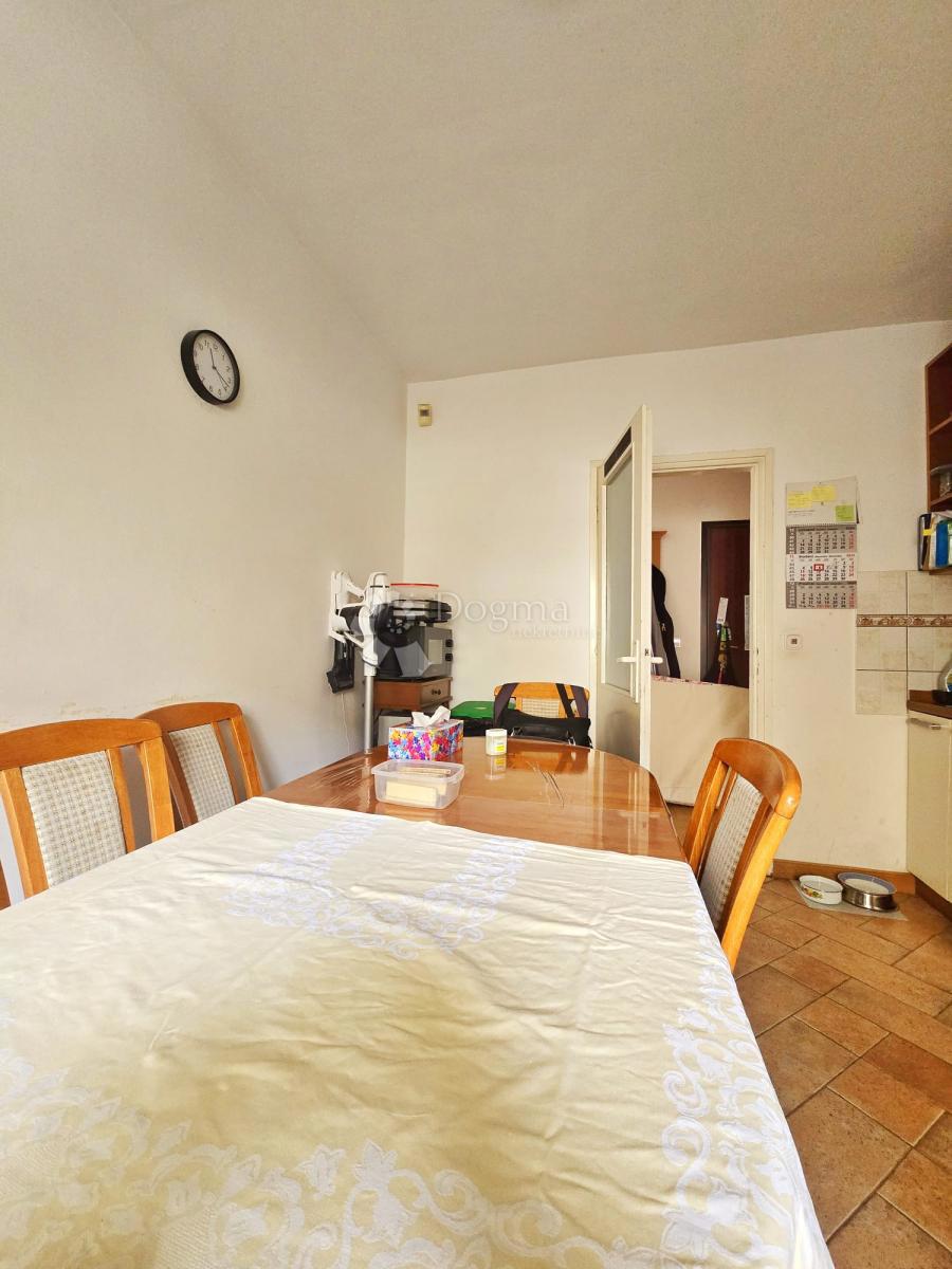 Stanovanje Centar, Pula, 81,85m2