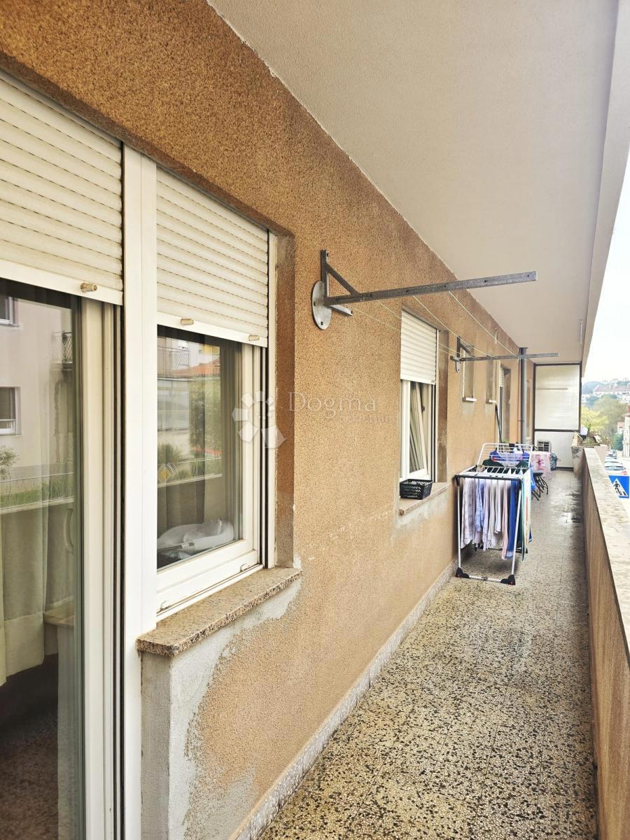 Stanovanje Centar, Pula, 81,85m2