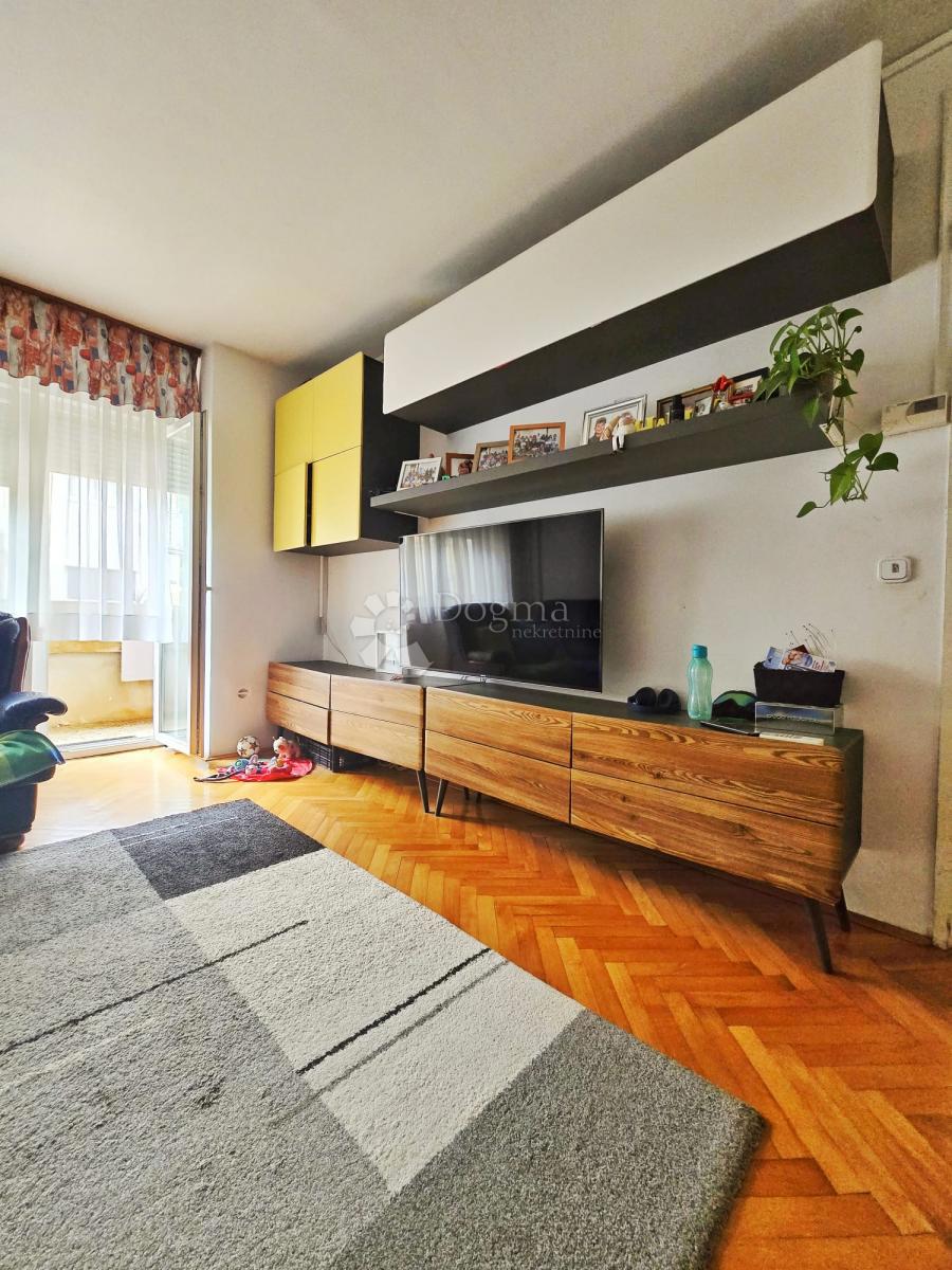 Stanovanje Centar, Pula, 81,85m2