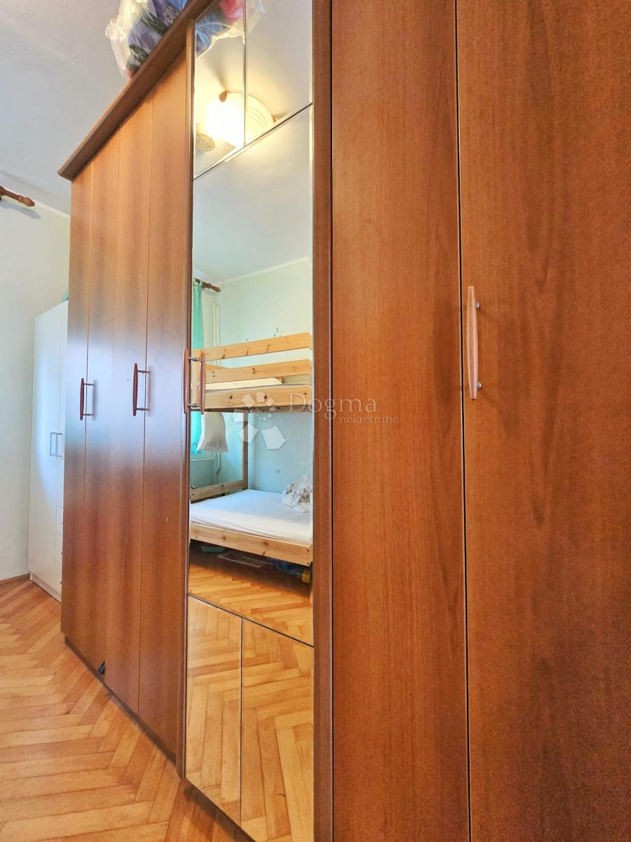 Stanovanje Centar, Pula, 81,85m2