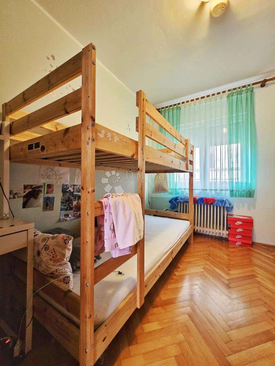 Stanovanje Centar, Pula, 81,85m2