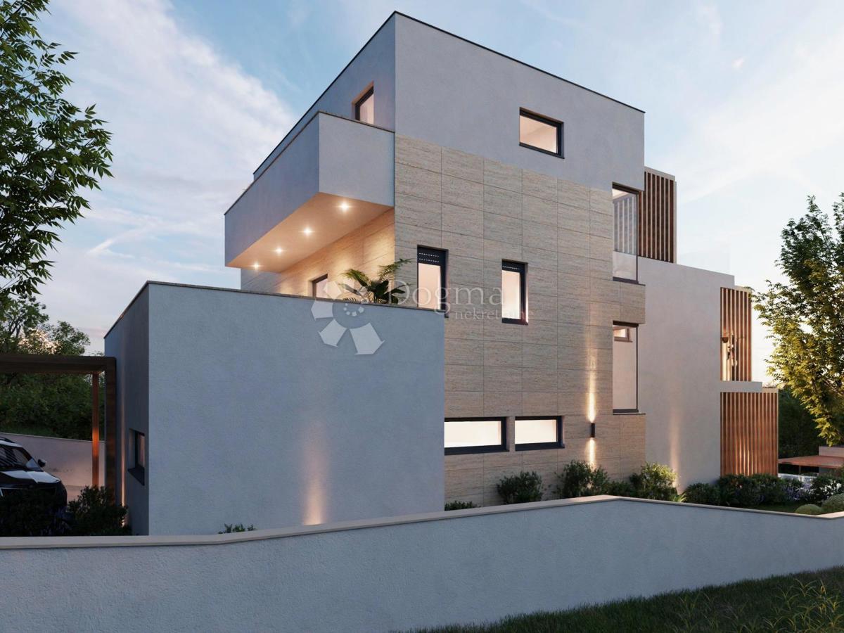 Hiša Dvornica, Rogoznica, 450m2