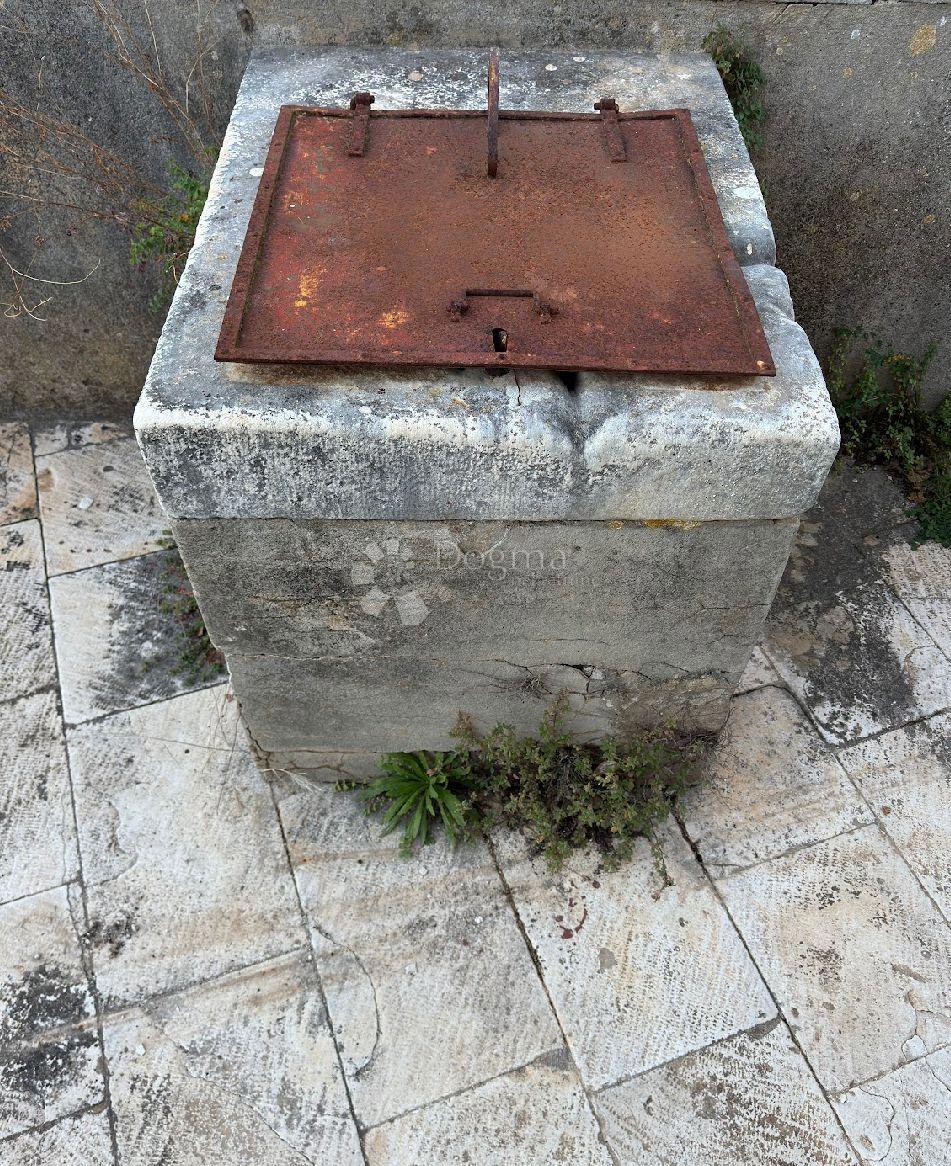 Hiša Supetar, 400m2