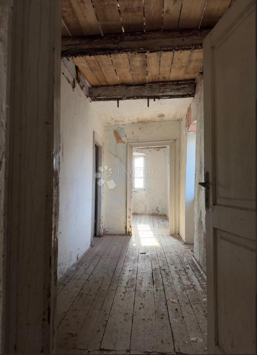 Hiša Supetar, 400m2
