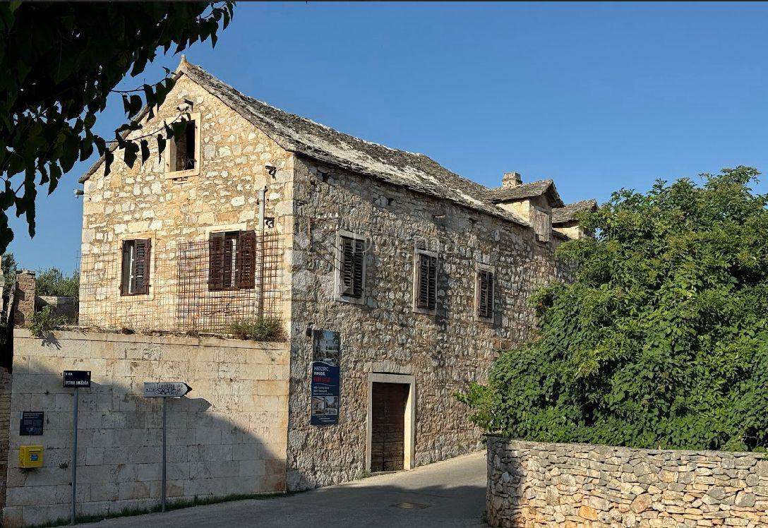 Hiša Supetar, 400m2
