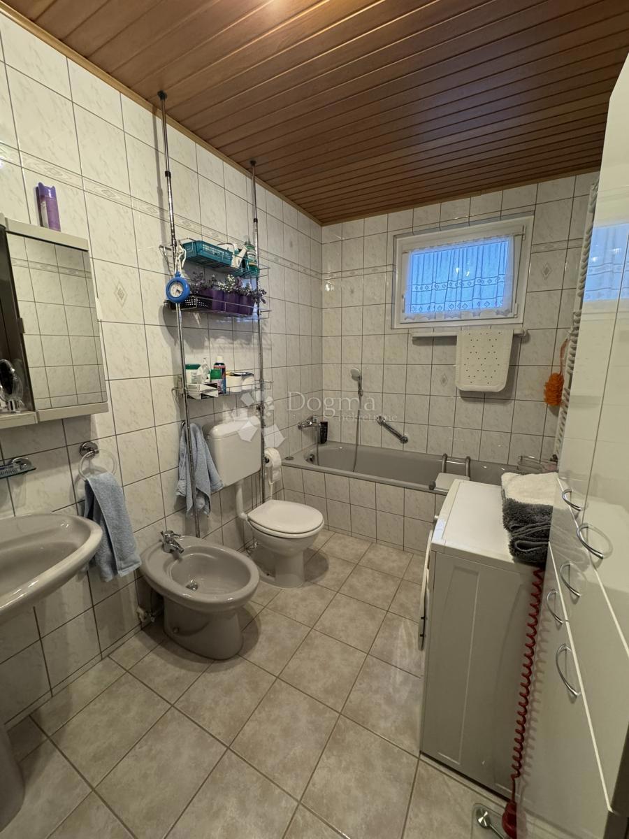 Hiša Predavac, Rovišće, 259m2