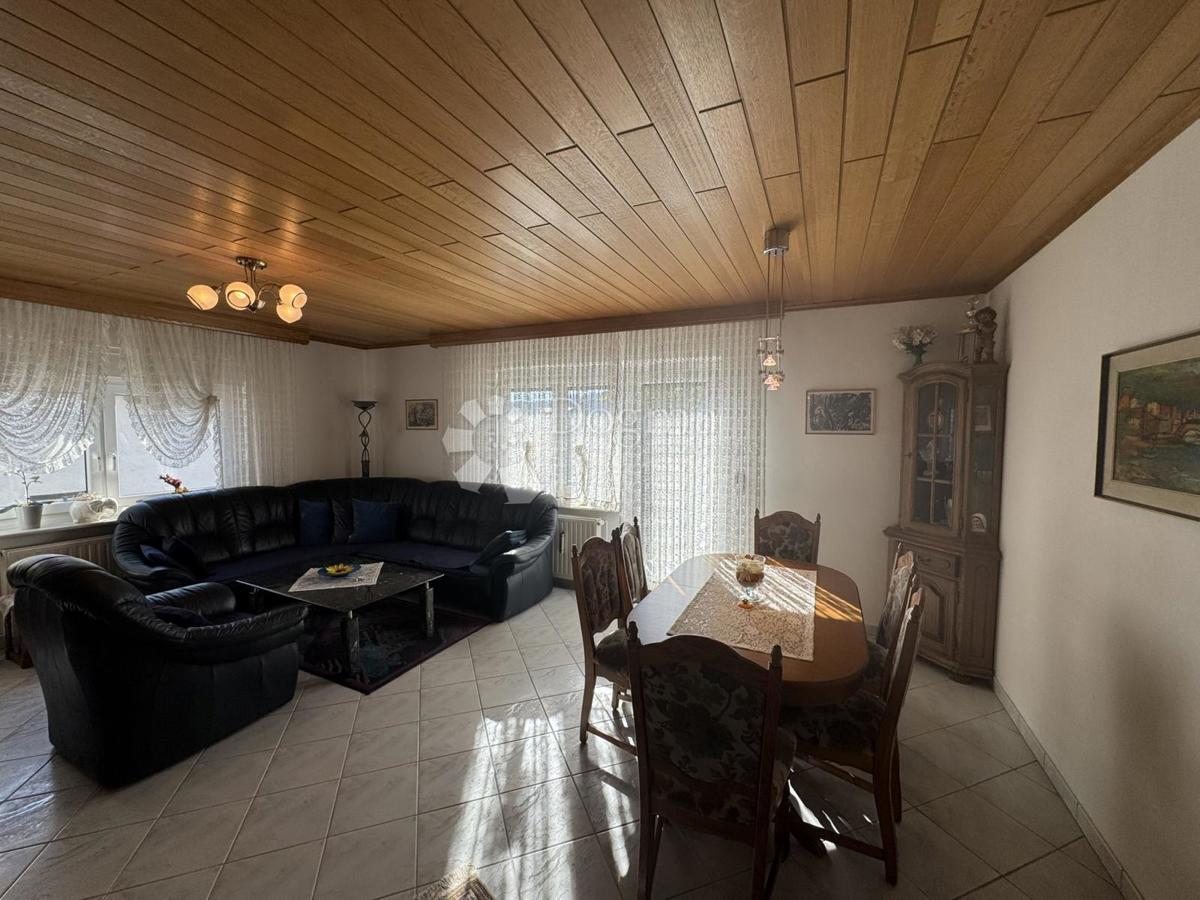 Hiša Predavac, Rovišće, 259m2