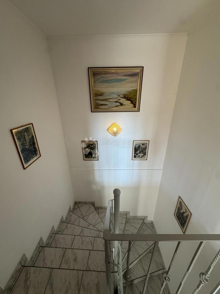 Hiša Predavac, Rovišće, 259m2