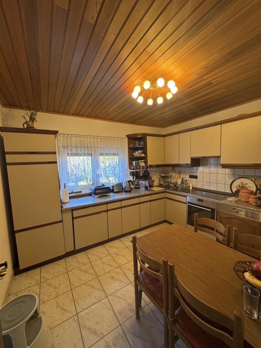 Hiša Predavac, Rovišće, 259m2