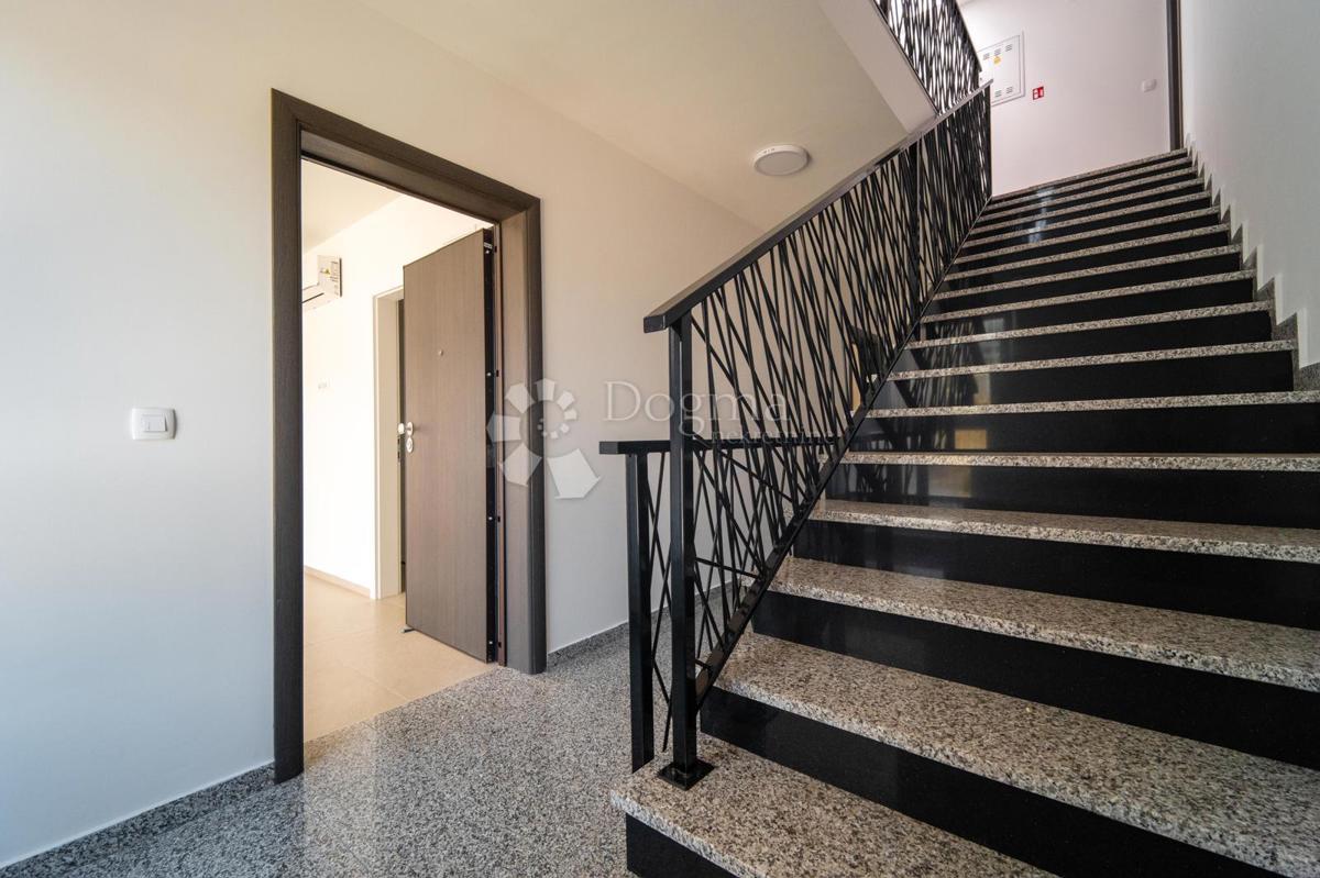 Stanovanje Novalja, 73m2