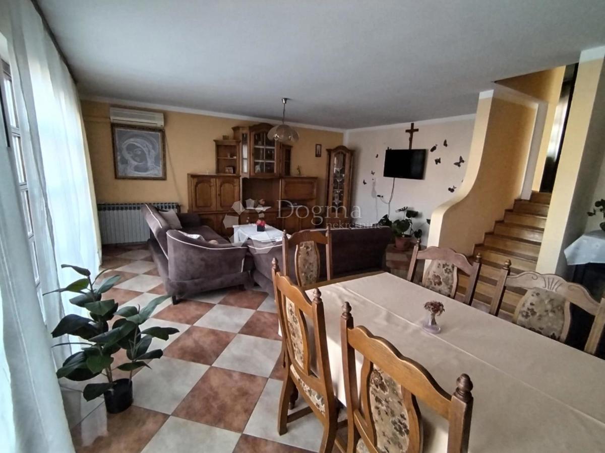 Hiša Gaj, Vrbovec, 202m2