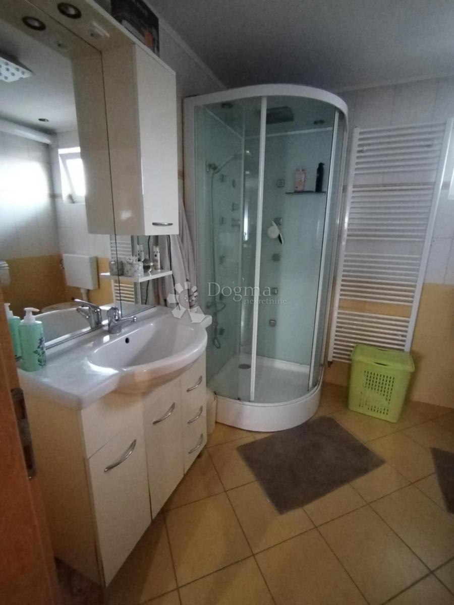 Hiša Gaj, Vrbovec, 202m2