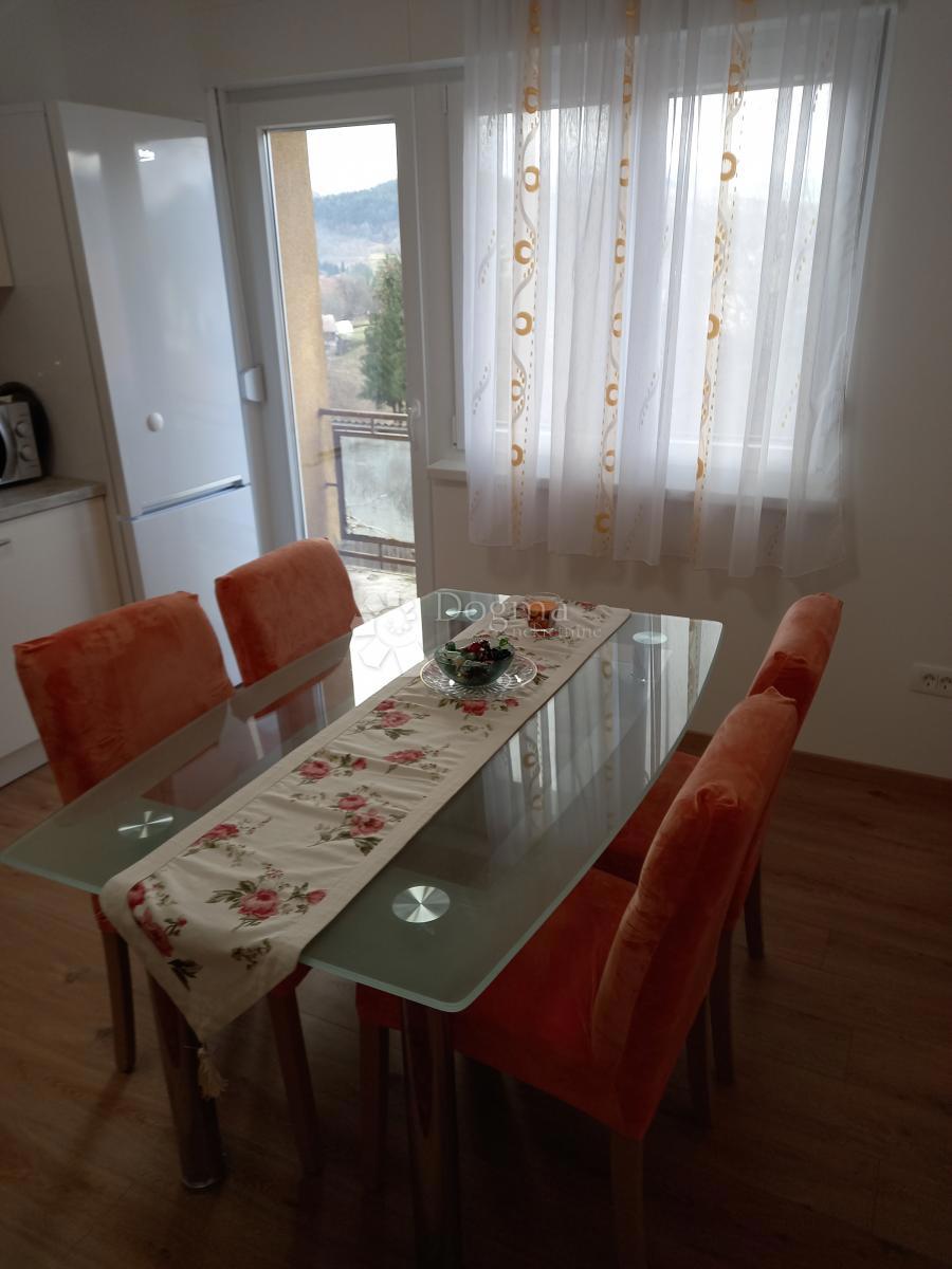 Vrbovsko, stanovanje z garažo in konobo