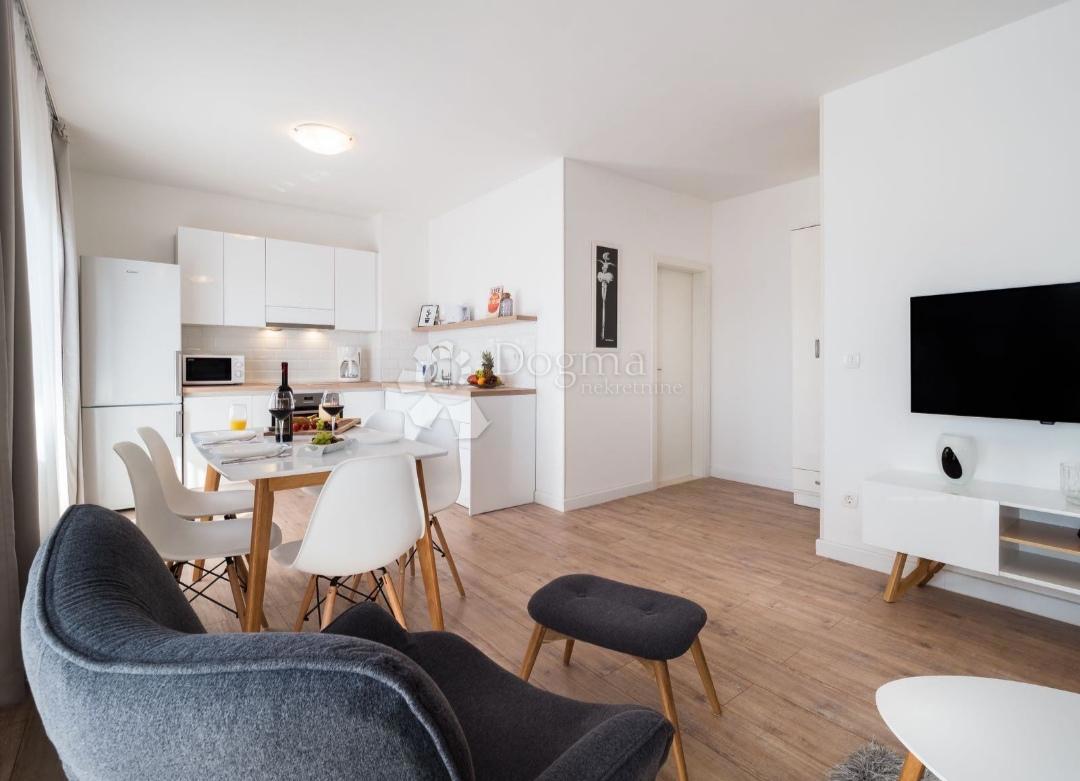 Stanovanje Travarica, Trogir, 63,18m2