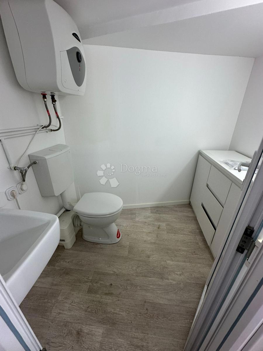 Poslovni prostor Maksimir, 13m2