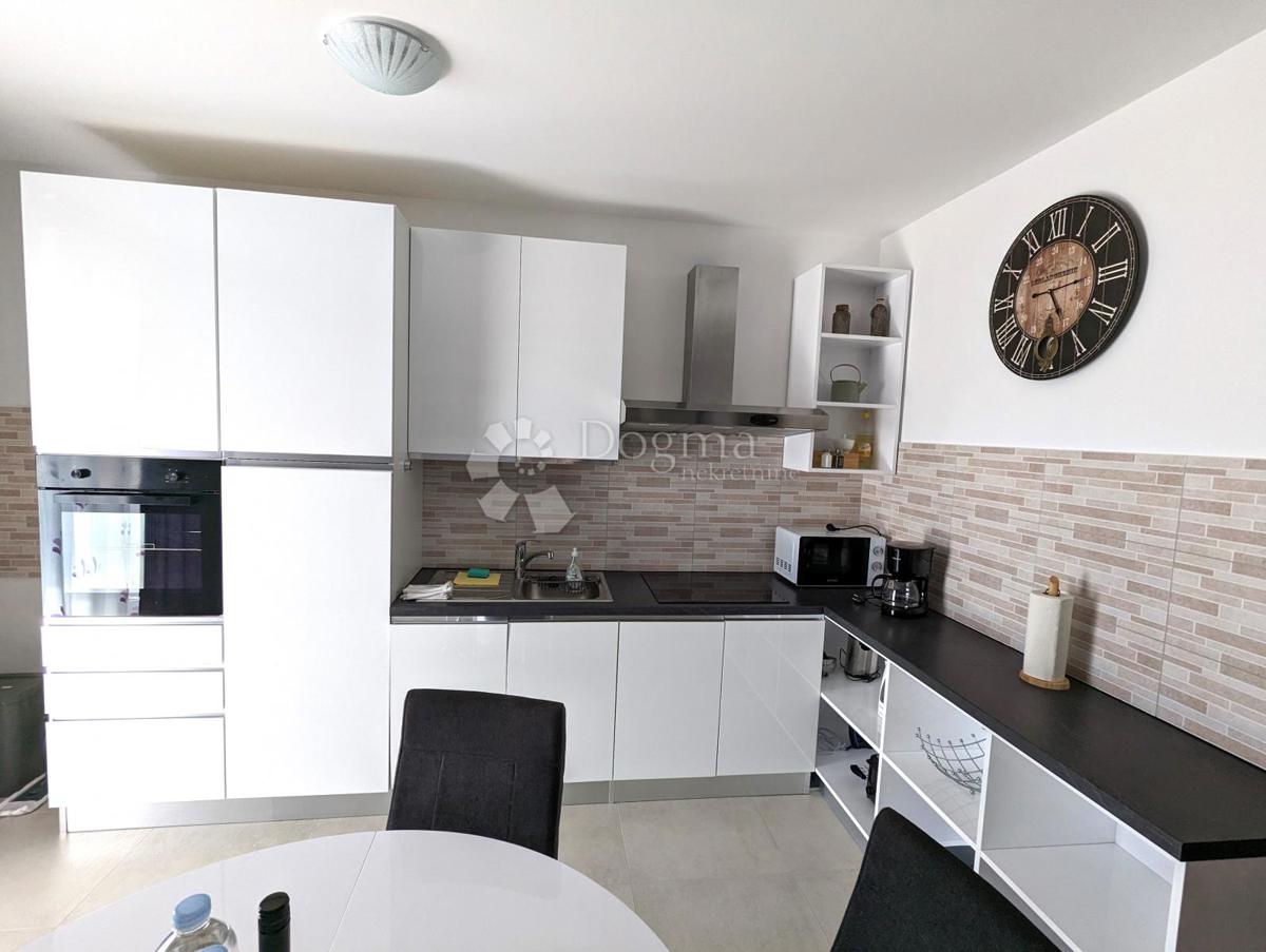 Stanovanje Rabac, Labin, 83,50m2