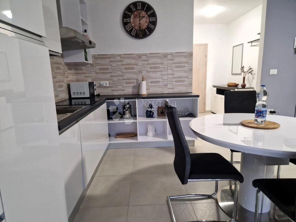 Stanovanje Rabac, Labin, 83,50m2
