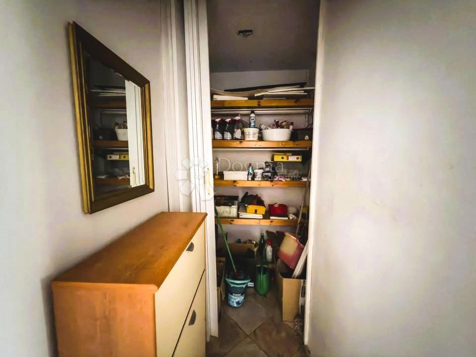 Trisobno stanovanje Melada - balkon, blizu morja, takoj vseljivo